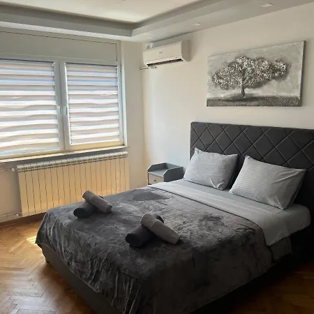 Central Sky View Apartment Belgrade Exterior photo